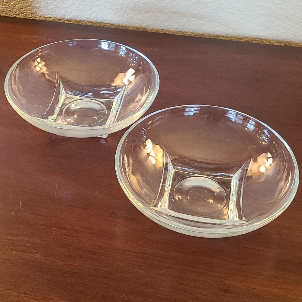 Hazel Atlas salad bowl with square base set of 2